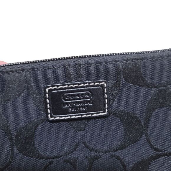 Coach Vintage Signature Jacquard Black Wristlet - Picture 4 of 5